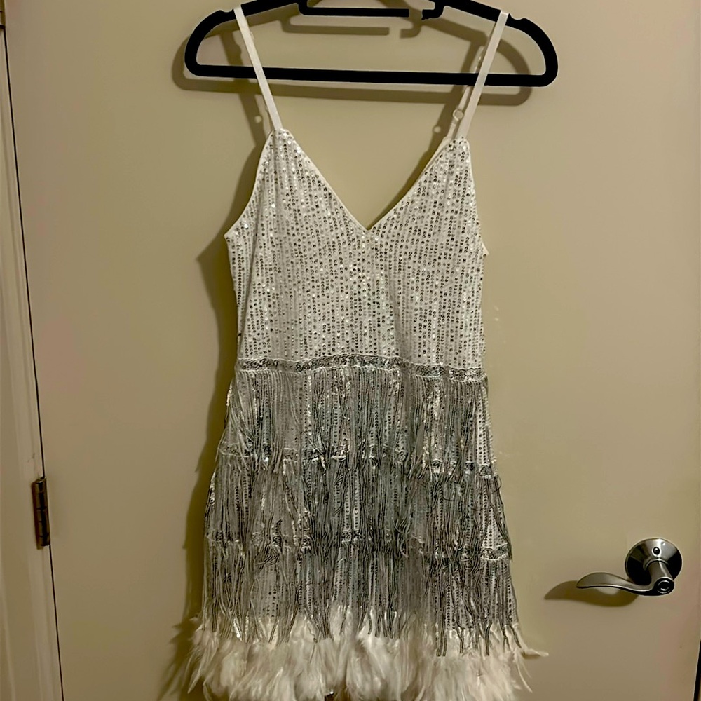 Beautifully white silver dress size small SHEIN